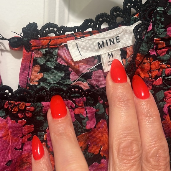 Mine NWOT Multicolored Floral FLUTTER Sleeve Blouse Top A-line cherry red M - Picture 5 of 10